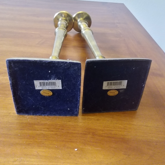 Brass candles holder and woven basket - Picture 3 of 10